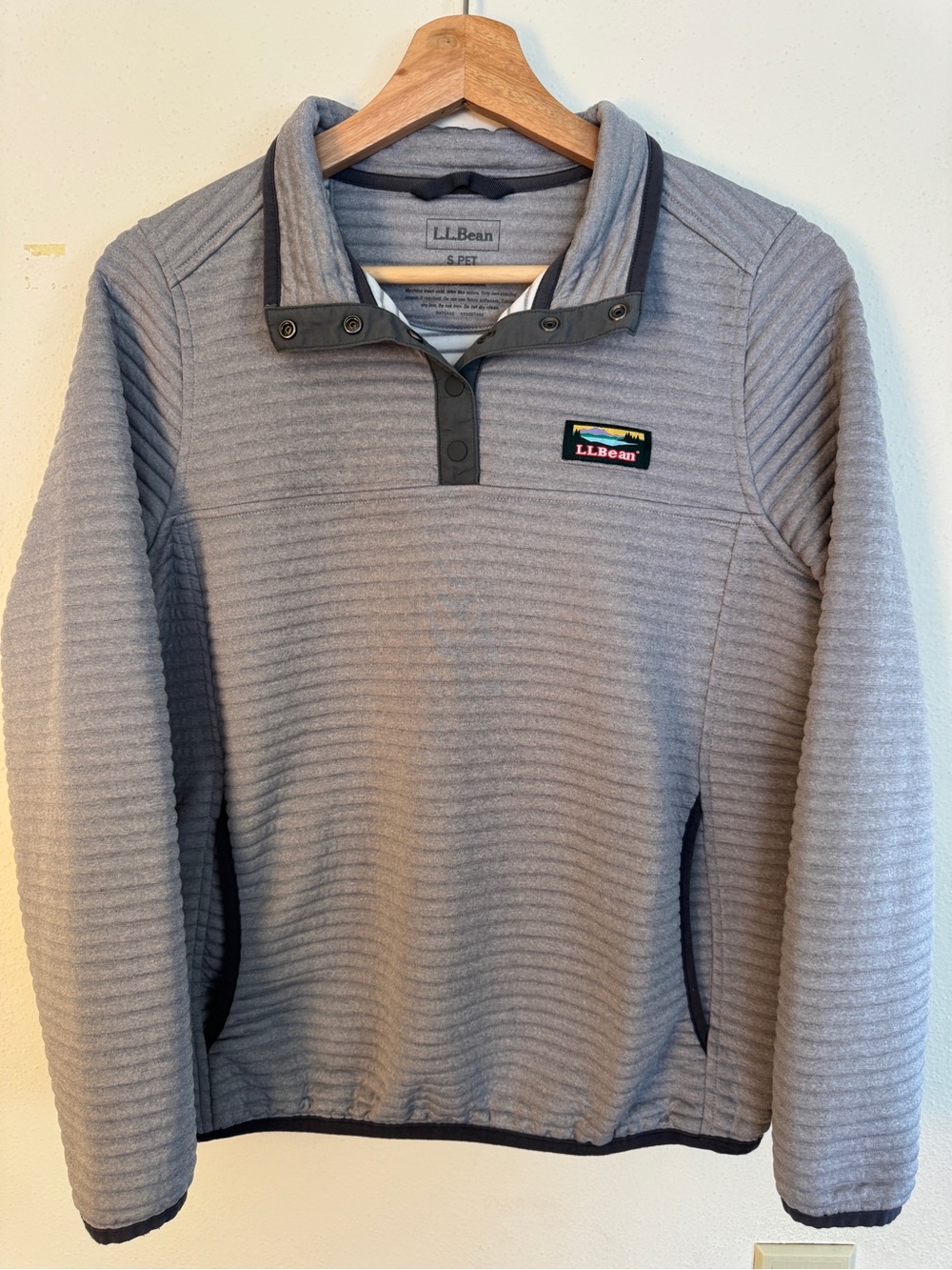 L.L. Bean Light Gray Ribbed Snap-Placket Fleece Pullover